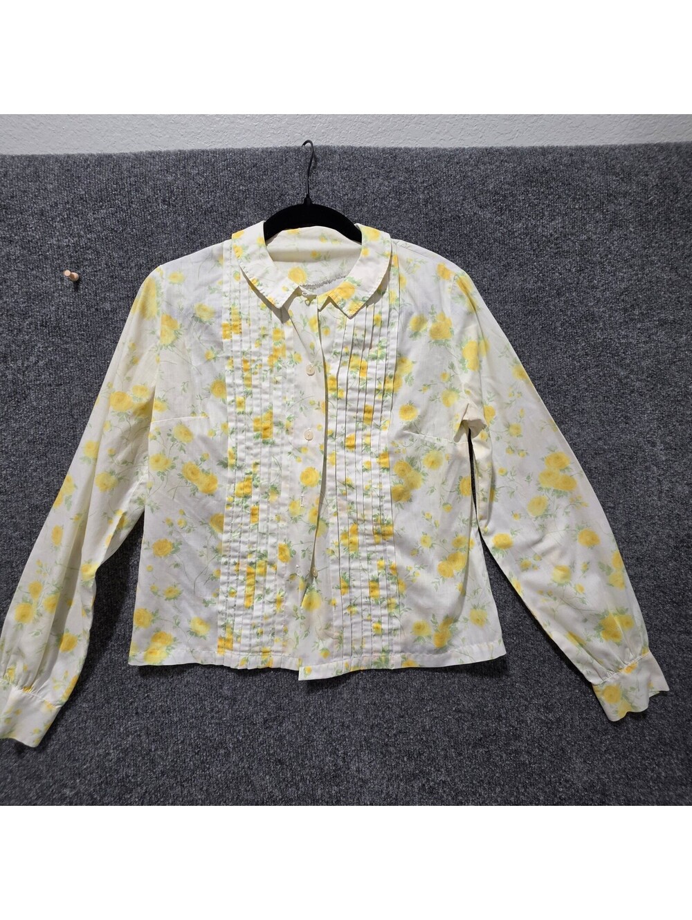 VS09. Vintage 70s Yellow Rose Floral Pintuck Blouse Cottagecore Prairie Top
